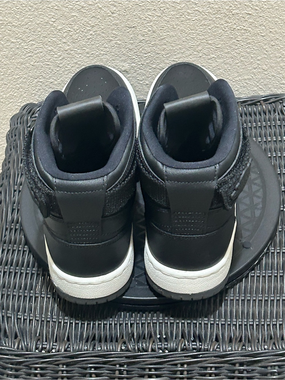 Size 8.5 Jordan 1 Nova XX Black Sail AV4052-002 - Picture 5 of 8